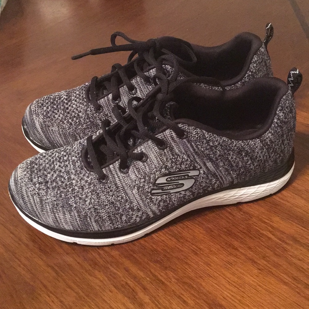 Skechers Relaxed Fit sneakers!